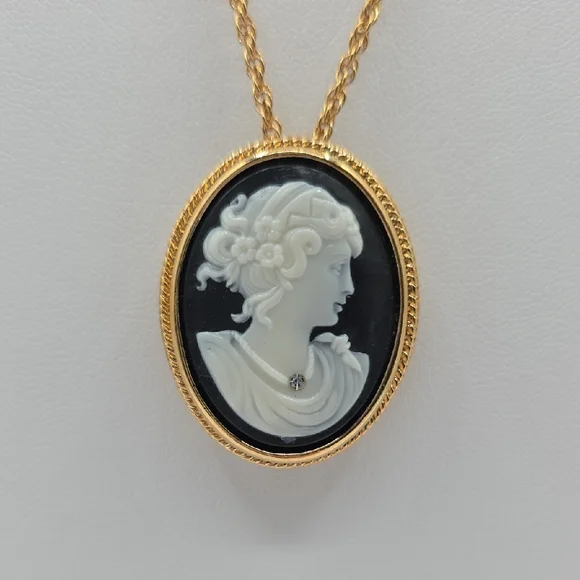 Avon Gold Cameo Pendant Necklace And Pin - Picture 1 of 11